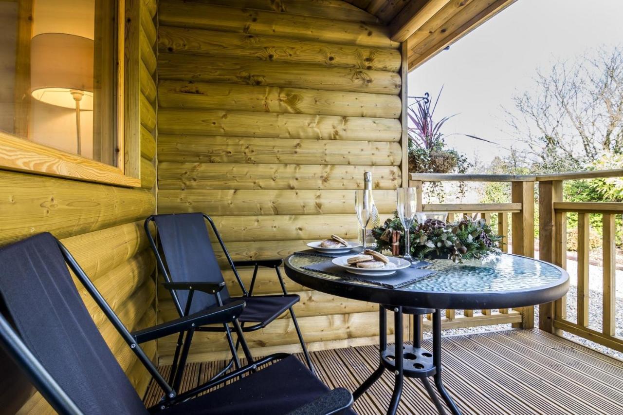 Fern Lodge - 2 Bedroom Log Cabin - Saint Florence - Tenby Luaran gambar